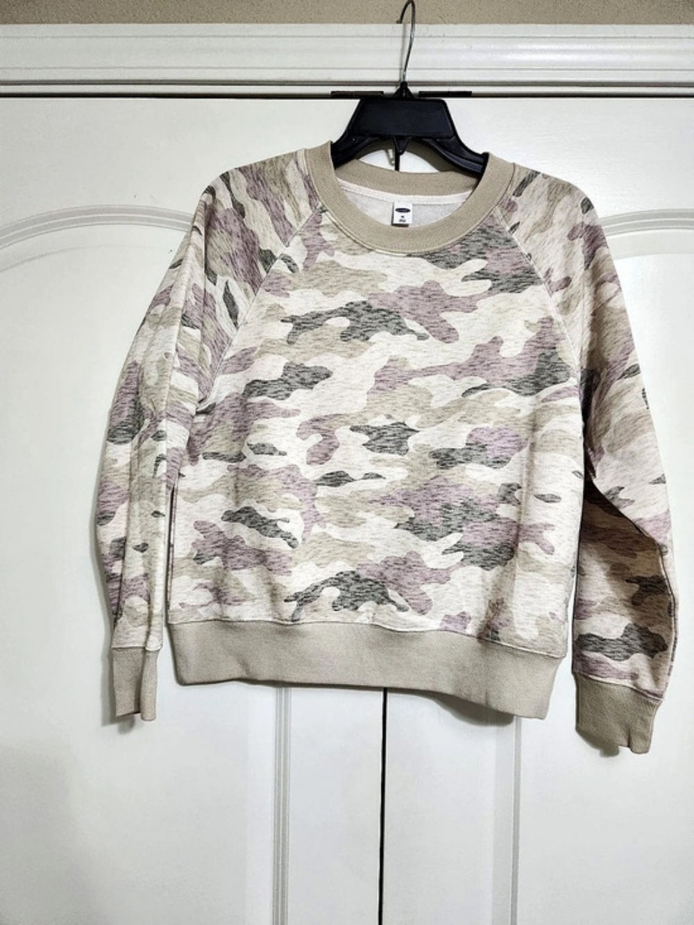 Old Navy Camo Crew-Neck Sweatshirt Beige & Pink XS